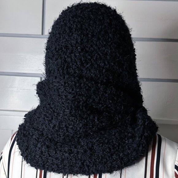 Black Infinity Scarf Very Versatile - Picture 10 of 12